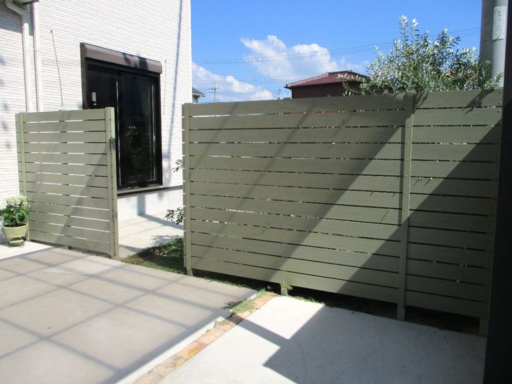 目隠しフェンス