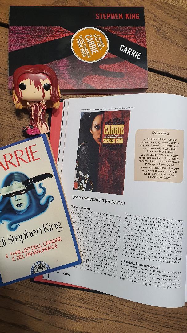 Dettaglio delle pagine dedicate all'adattamento cinematografico di Carrie