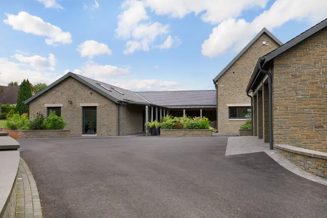 aluminium window & door at dollar scotland
