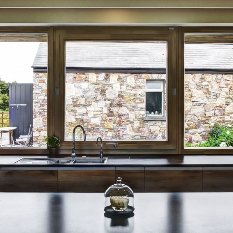 pivot window