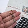 Gold leaf earring jewellery antikuos, close-up