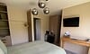 Livie-chambre-principale-vue-bureau