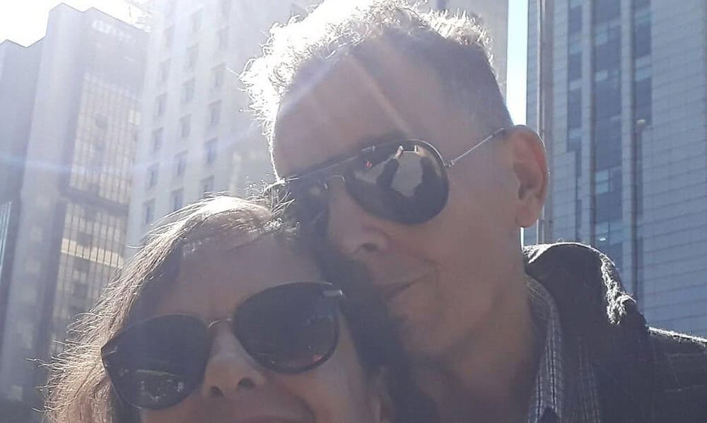 Cláudio e Mara, aos 60 anos, na Avenida Paulista: a vida depois de muitas sentenças que não se cumpriram.