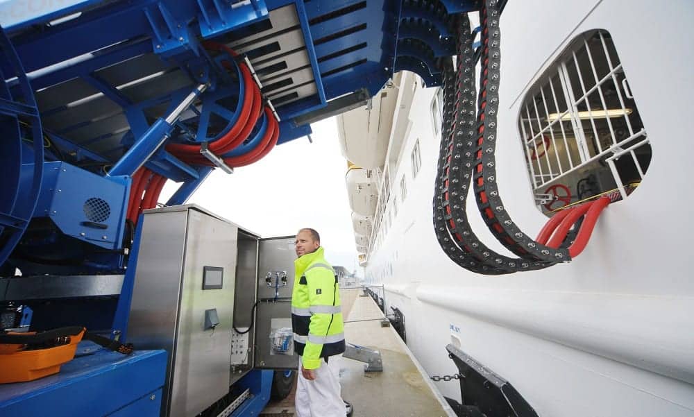 News: AIDAprima nutzt Landstrom in Warnemünde AIDAprima_Landstrom__cAIDACruises_1