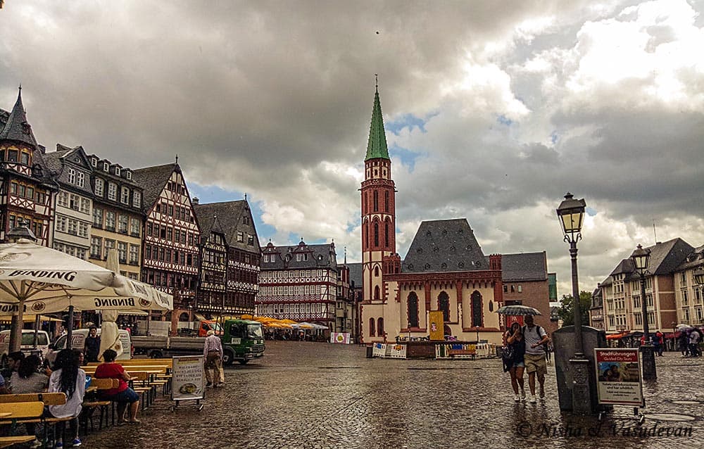 What to see in Frankfurt, the German Megapolis 3 Things to do Frankfurt Itinerary Römerberg square. The distinctive building in the middle is the medieval Old St Nicholas Church