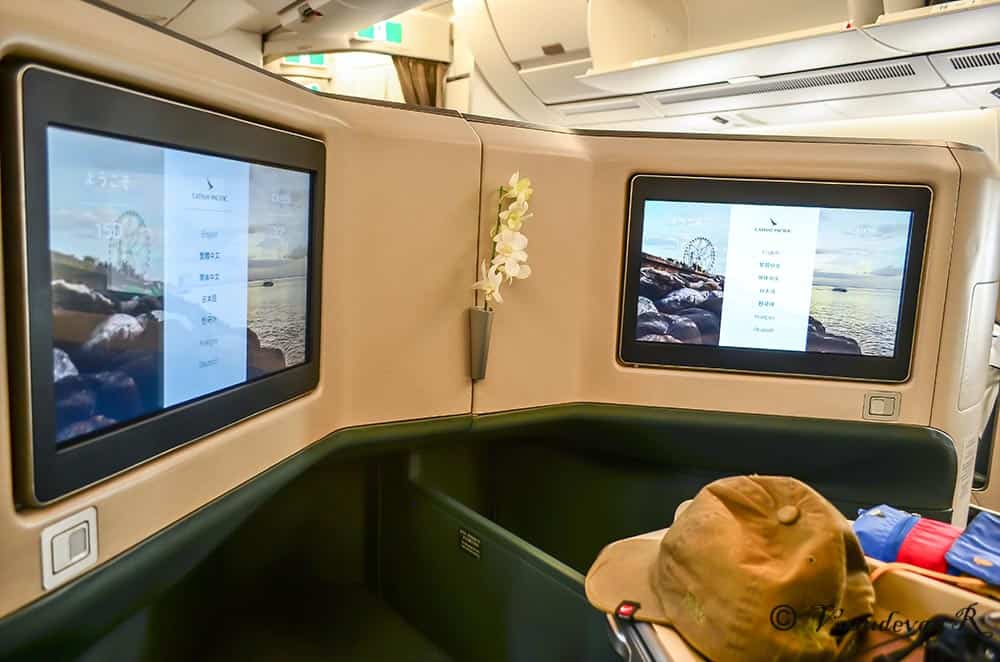 Business Class in Cathay Pacific A350-900 13 business class airbus A350-900 Cathay Pacific, inflight entertainment