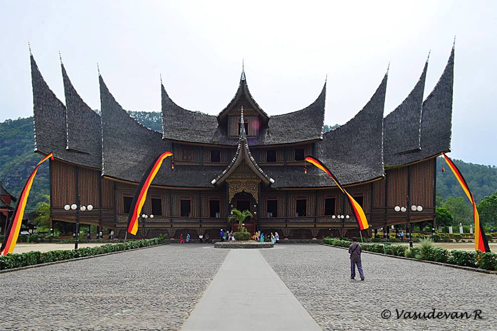 A peek into Minangkabau culture 2 Minangkabau Palace, Rumah Gadang