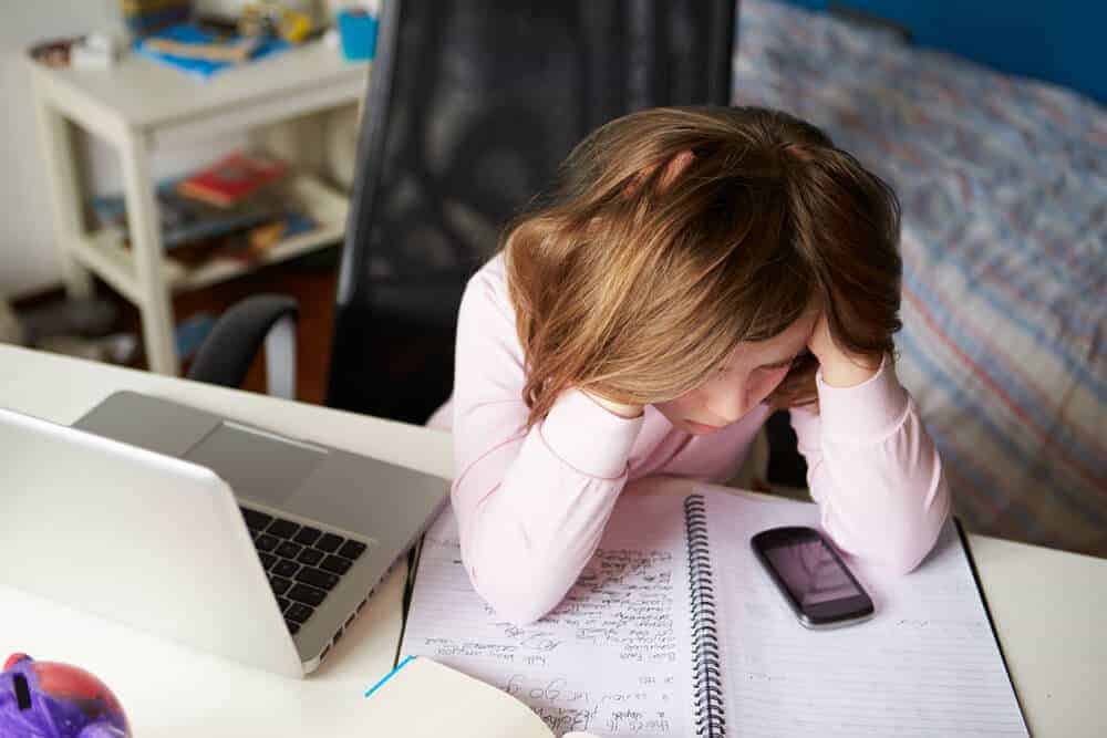 Discuss online bullying
