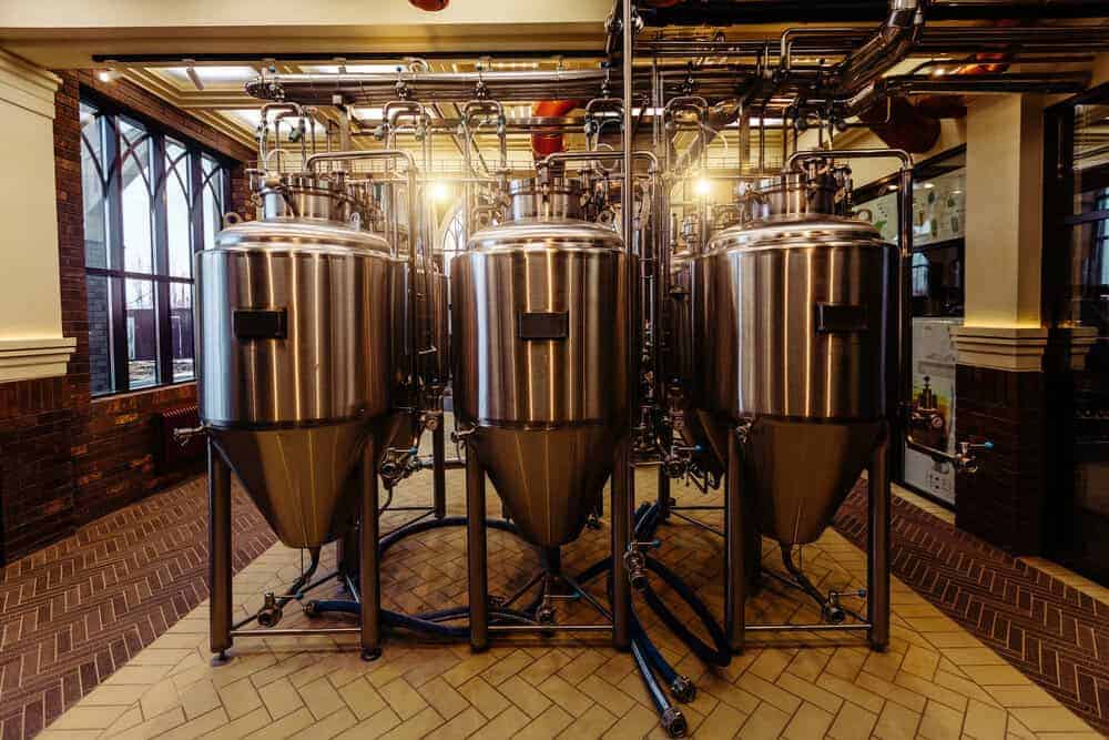 What to Expect at a Microbrewery: 5 Things First-Time Visitors Should Know