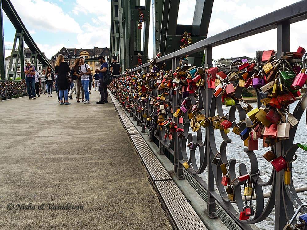 What to see in Frankfurt, the German Megapolis 25 what to see in frankfurt, things to do, guide, itinerary Love Locks galore on the Iron Bridge or Eiserner Steg, Frankfurt