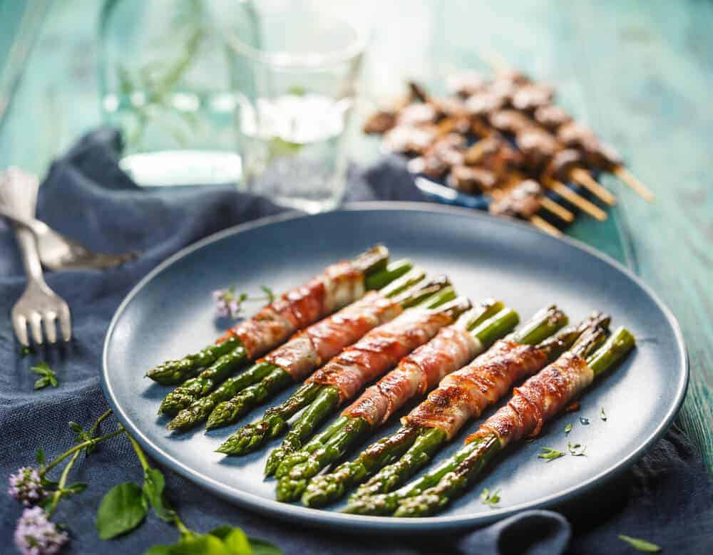 asparagus wrapped in bacon