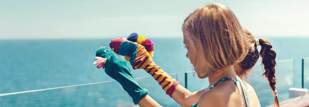 Familienurlaub mit Mein Schiff: Schwimmkurse und viel Extraprogramm tuicruises-meinschiff-kinder