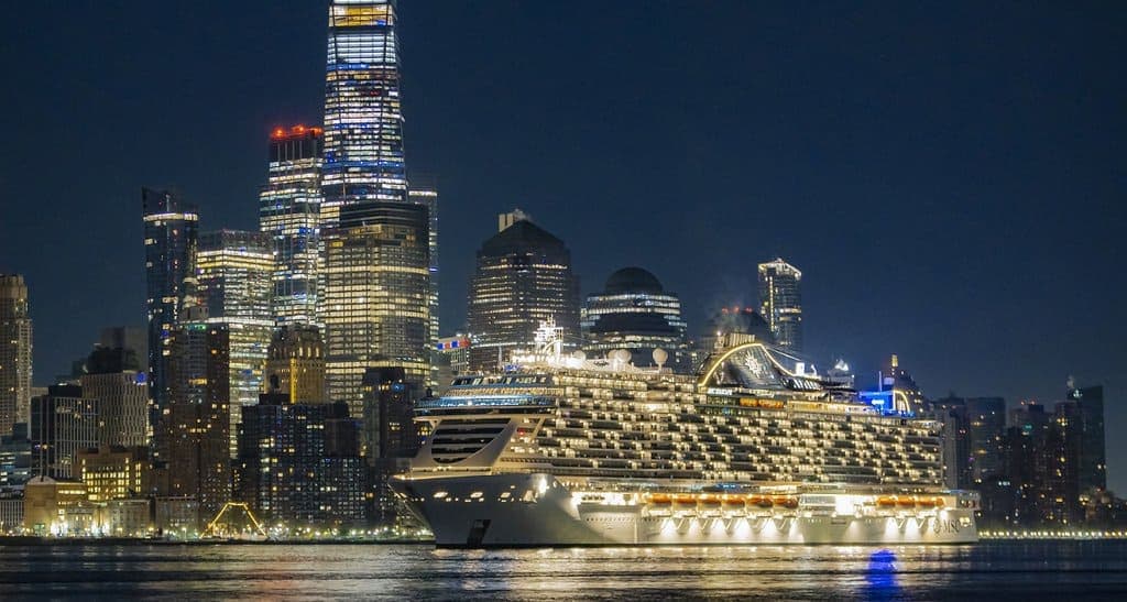 Die MSC Seascape trifft für ihre Taufe in New York City ein MSC-Seascape-New-York