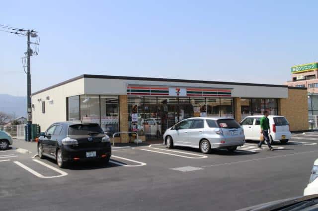 セブンイレブン沼田栄町店 300m