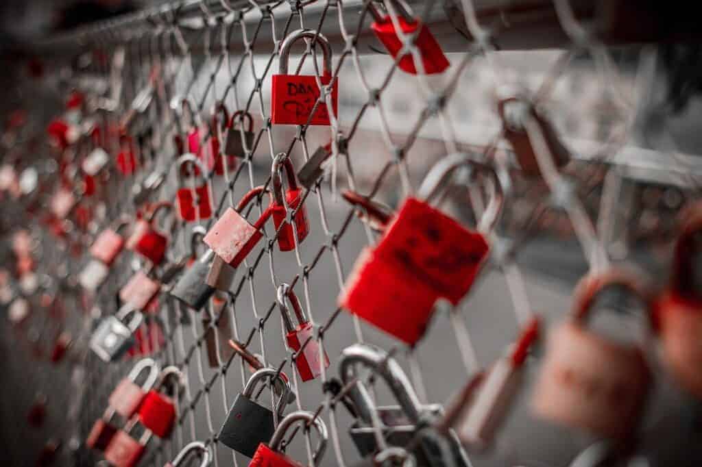 krakow love bridge