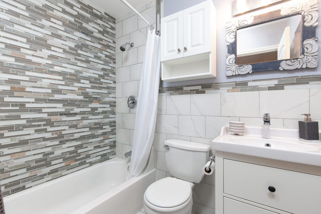 1422-24 Felton Street - Bathroom