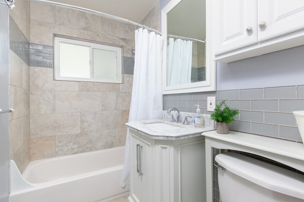 1422-24 Felton Street - Bathroom