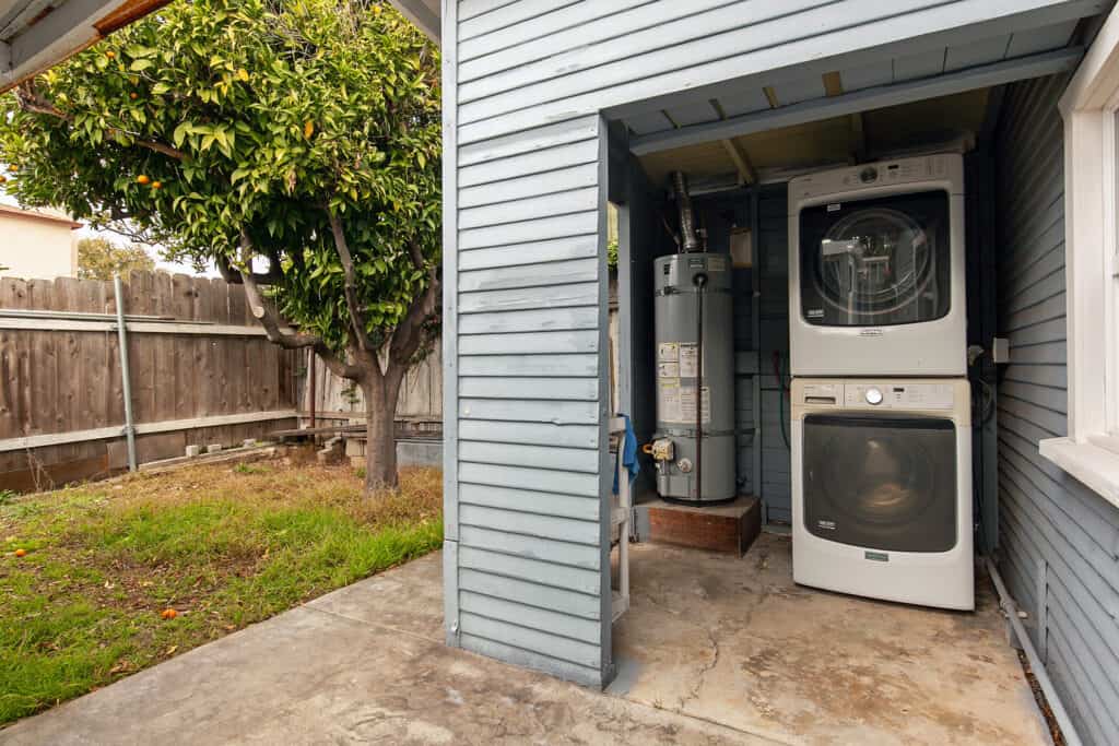1422-24 Felton Street - A Closer Angle of the Washer and Dryer Area