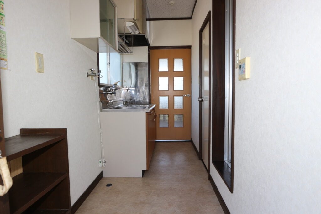 玄関ホール、キッチン