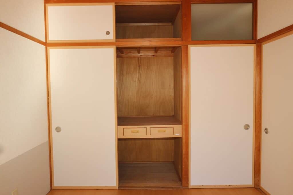 洋室(西)収納