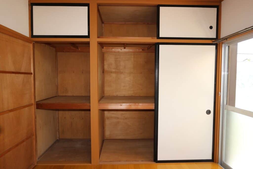洋室(東)収納