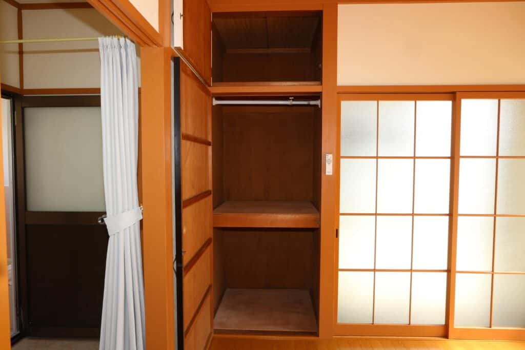 洋室(東)収納