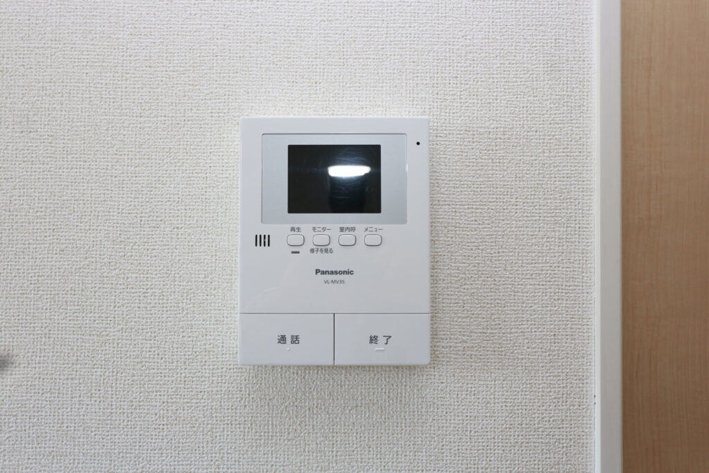 インターホン (内装)