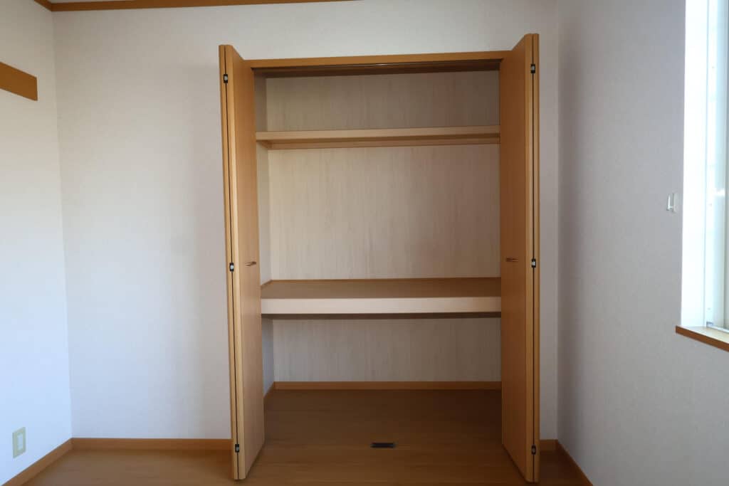 洋室(北)収納