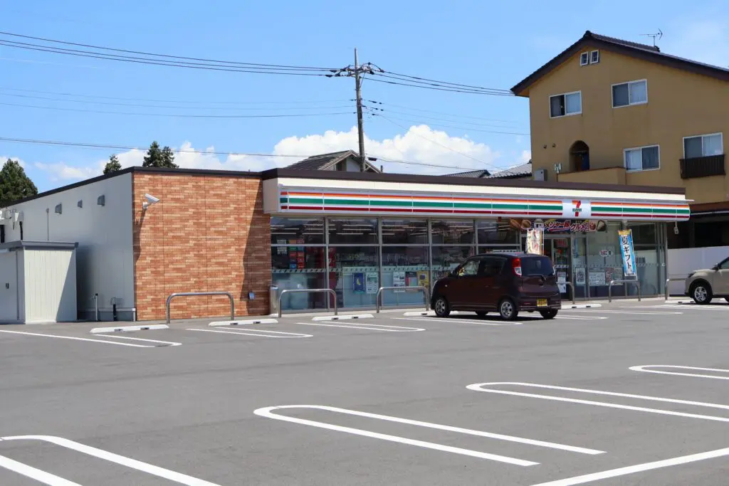 ｾﾌﾞﾝｲﾚﾌﾞﾝ沼田高橋場町店691m