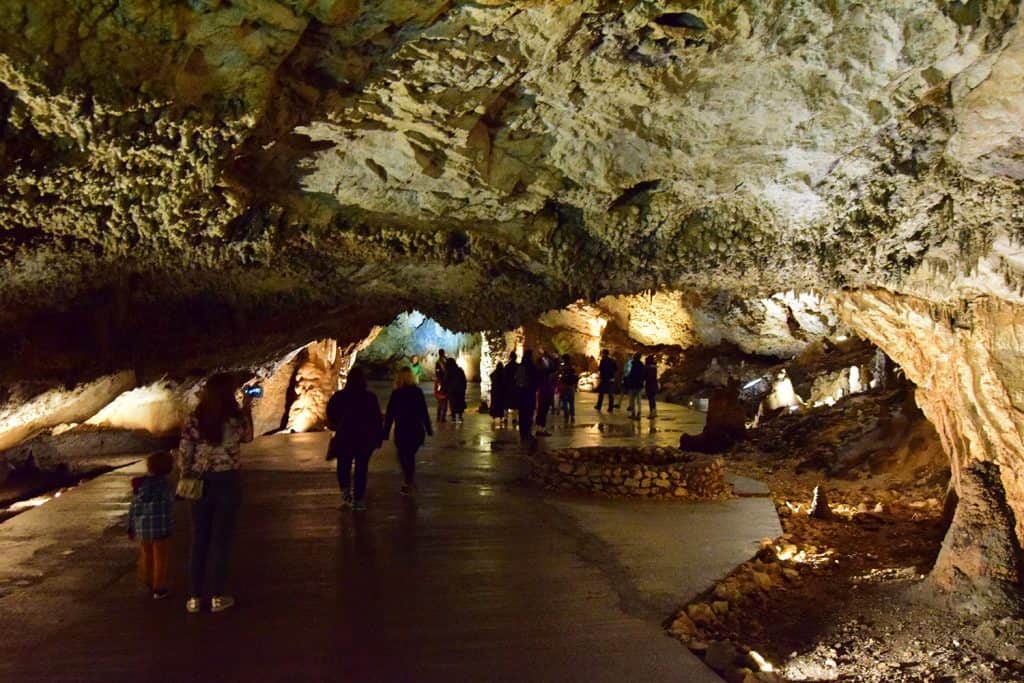 Lipa cave just after entrance