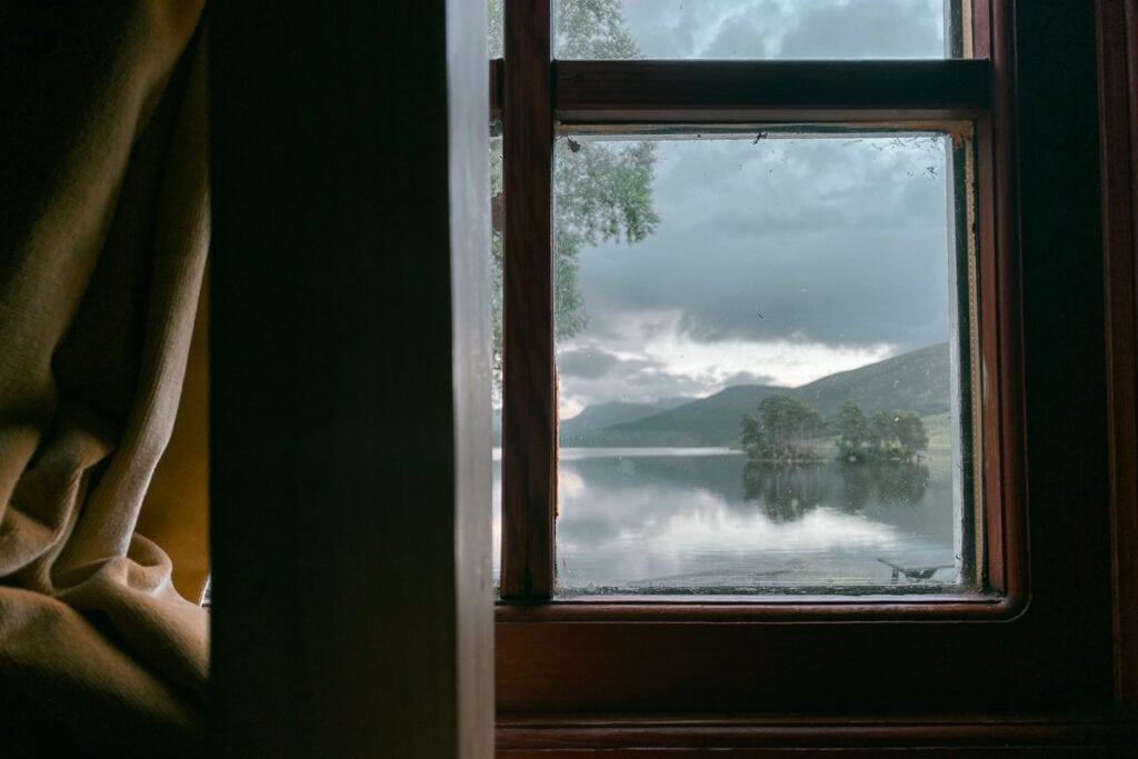 Loch Ossian Hostel - Corrour Station