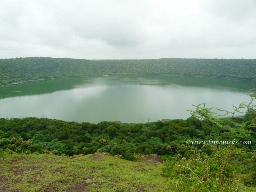 My 1st article in Hindi on a national daily 1 lonar lake