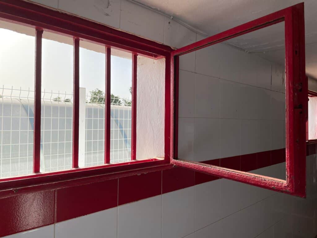 Lora del Río - LoradelRio.NeT - El PSOE de Lora del Río denuncia el abandono del campo de fútbol por parte del ayuntamiento IMG 20210921 WA0002