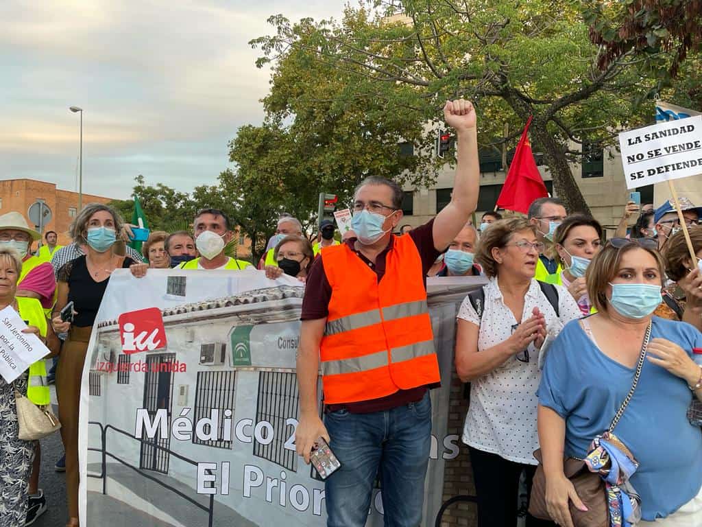 Lora del Río - LoradelRio.NeT - La marcha en defensa de la Sanidad Pública llega al Parlamento Andaluz IMG 20211014 WA0020