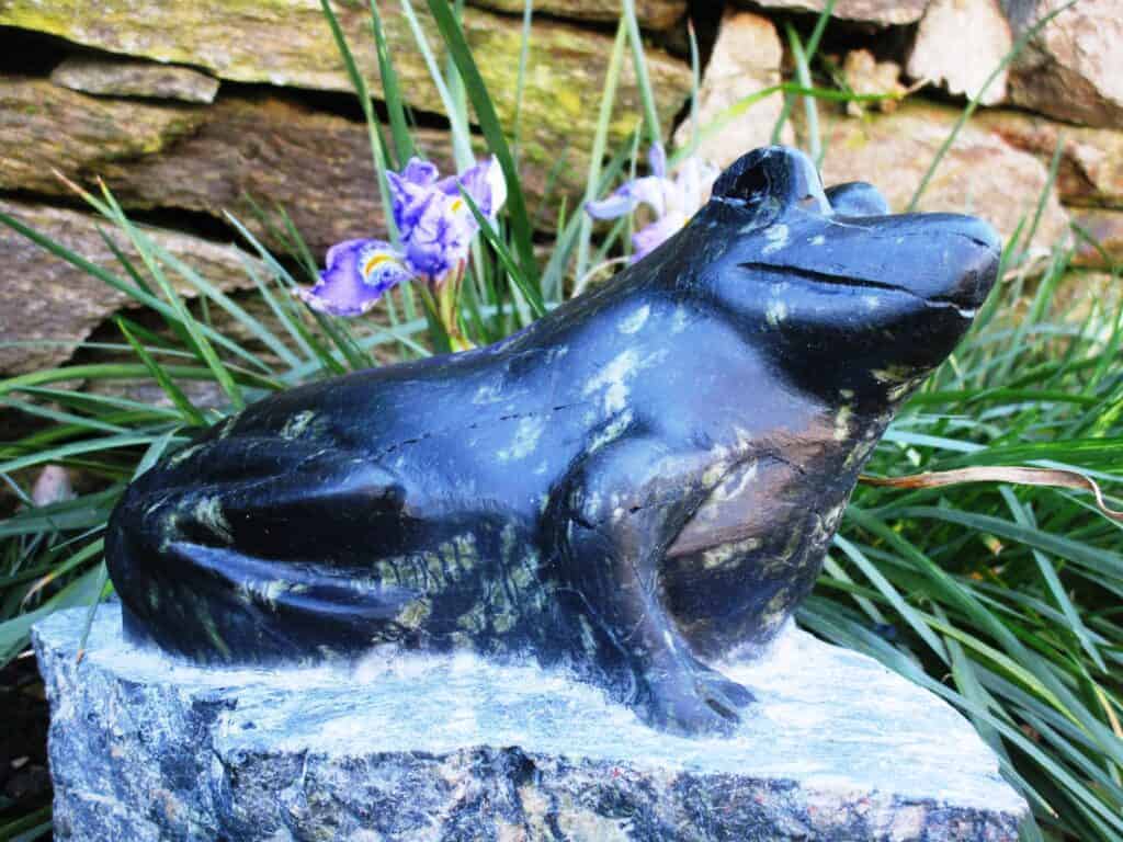 SCULPTURE EN SERPENTINITE DE CAVALAIRE