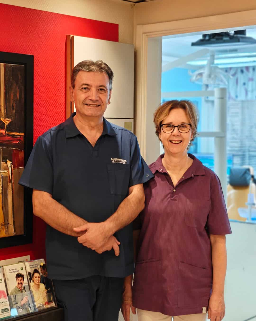 Tandläkare Radovan Tosic och Tandsköterska Annette Eriksson på tandläkarkliniken Taradent AB i Köping.