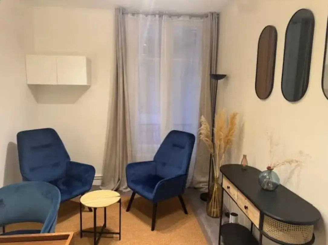 Espace thérapeutique d'un psychologue à Paris spécialisé en résilience pour adultes et adolescents