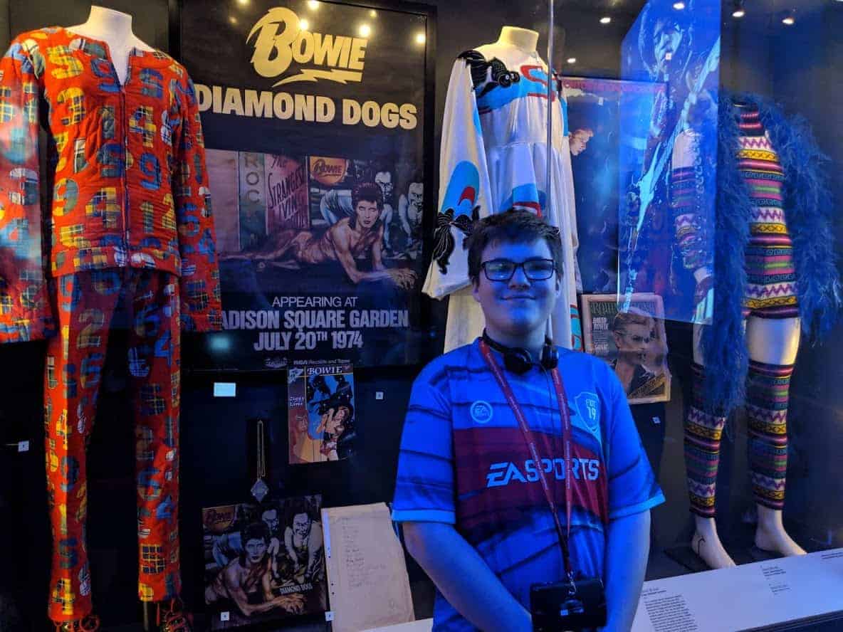 David Bowie's Diamond Dogs Outfits from Madison Square Garden