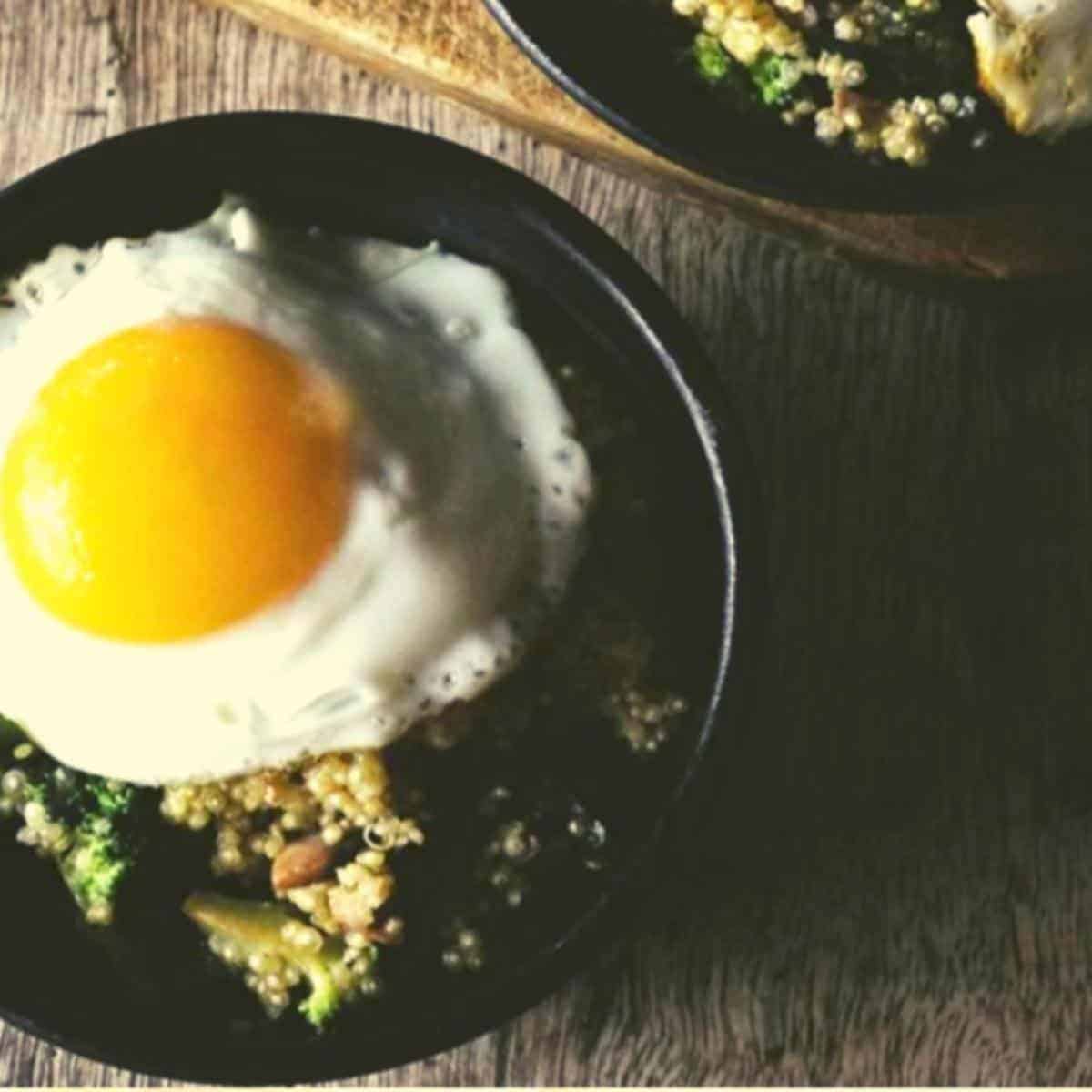 quinoa breakfast bowl