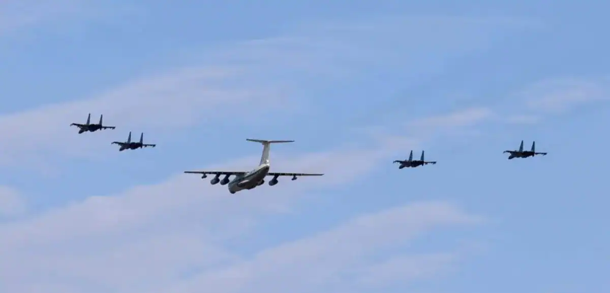 quatre avions de combat alegrien a niamey