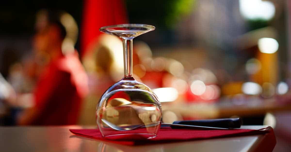 Outdoor bar design tips