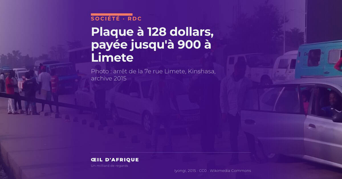 Véhicules à l'arrêt de la 7e rue Limete à Kinshasa, où se trouve le centre de délivrance de la plaque d'immatriculation RDC