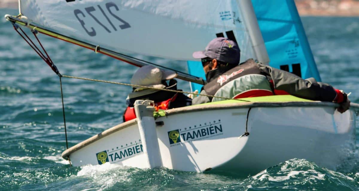 Miembros del Equipo de regatas de vela de la Fundación También