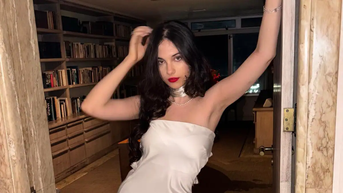 Descubra quem é Valentine Ribeiro, filha caçula da atriz Isadora Ribeiro, que iniciou sua carreira como modelo e atriz aos 20 anos. Saiba mais detalhes!