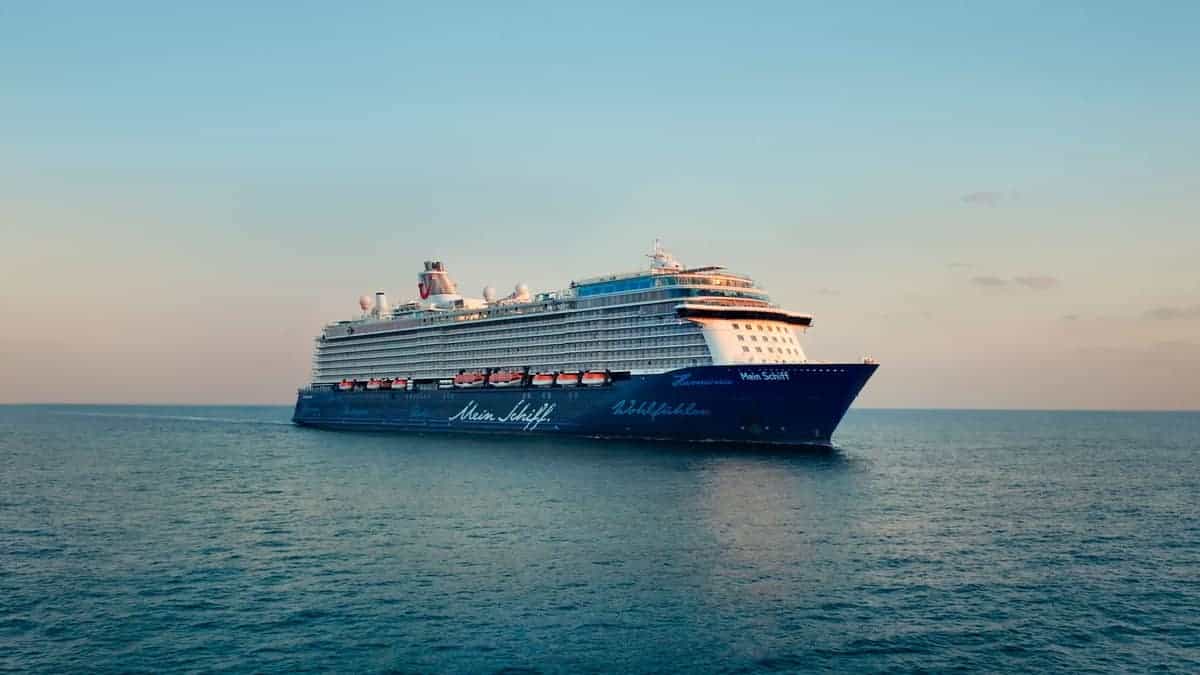 Erste Adults Only Kreuzfahrt mit Mein Schiff 6 - Entspannung pur im ...