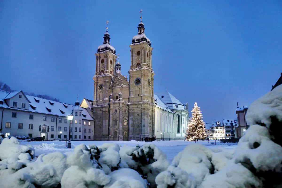 St. Gallen, Schweiz, 11. Dezember 2008 - Weihnachtsmarkt in der Innenstadt St. Gallen.