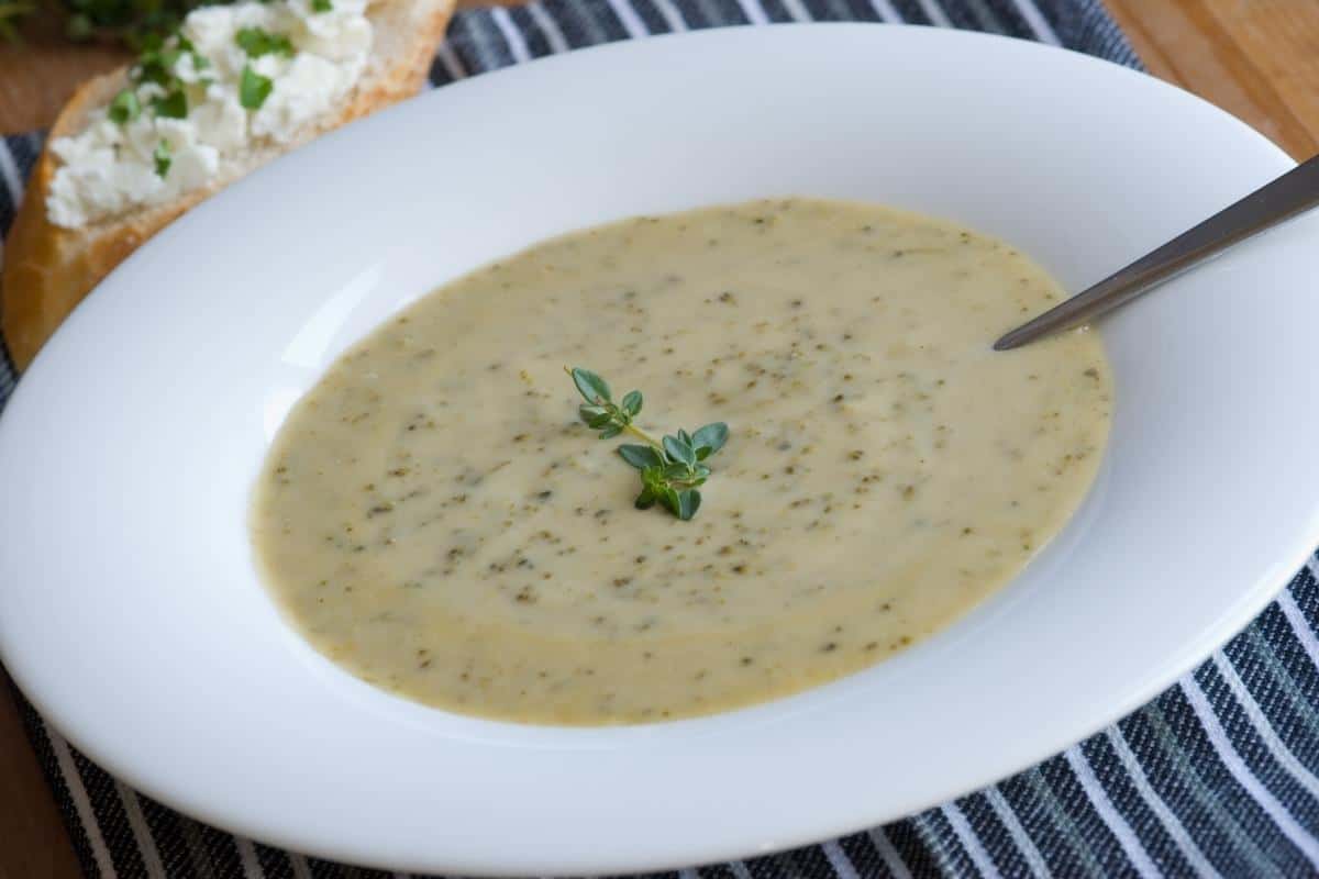 Broccoli and stilton soup