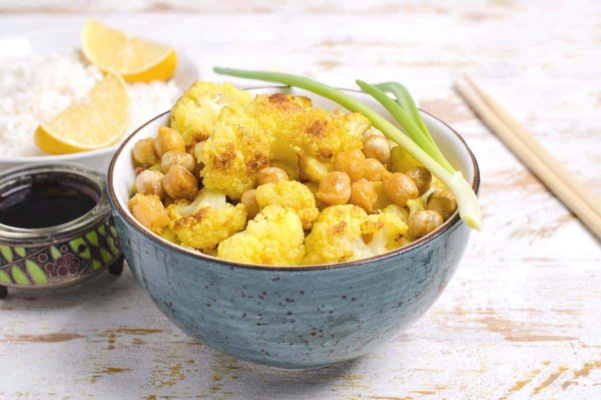 Cauliflower and chickpea curry