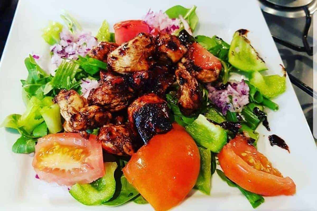 Sticky chicken salad