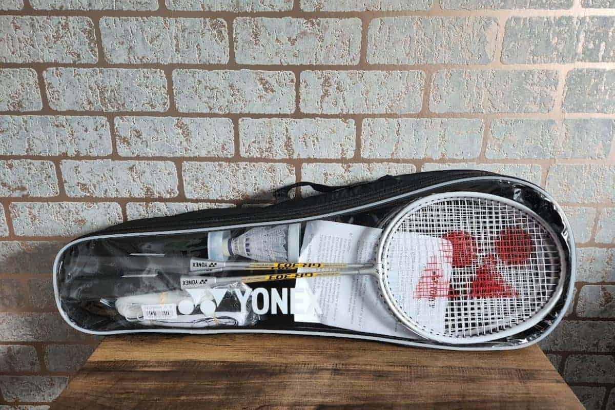 Badminton set